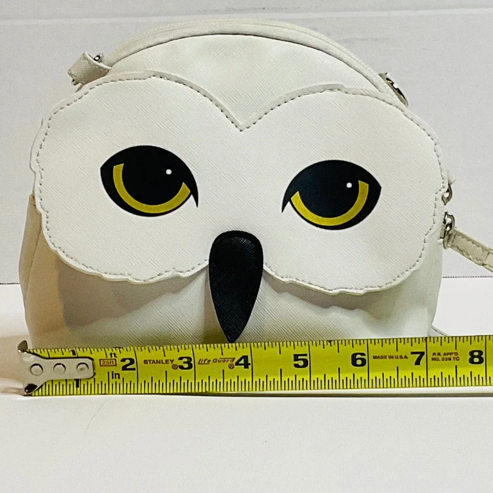 Wizarding World of Harry Potter Hedwig owl purse clutch Bioworld crossbody strap